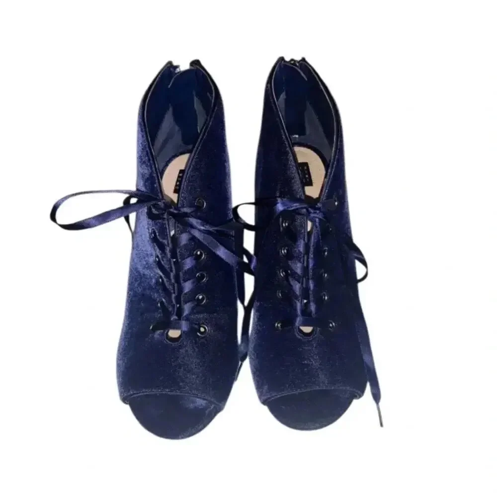White House Black Market Blue Velvet Lace Up Boots Size 8.5 NWOT